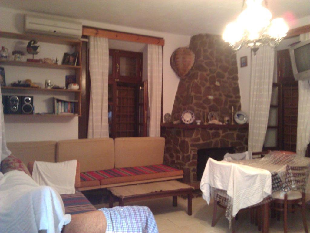 Lela Kaptani Eftalou Olive Grove Митимна Номер фото