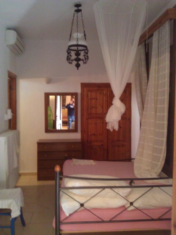Lela Kaptani Eftalou Olive Grove Митимна Номер фото